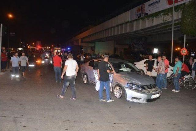 Ambulans, Otomobillerle &Ccedil;arpıştı: 6 Yaralı 2
