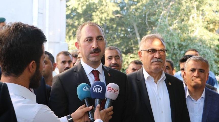 Adalet Bakanı G&uuml;l&rsquo;den Sert Bayram Mesajı