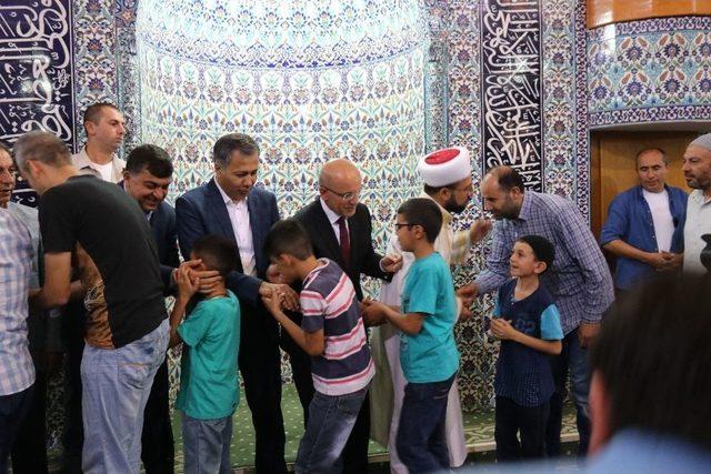 Başbakan Yardımcısı Şimşek, Bayram Namazını Gaziantep&rsquo;te Kıldı 2