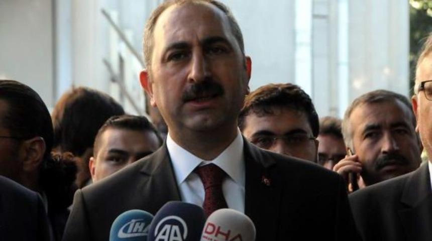 Bakan G&uuml;l Bayram Namazını Gaziantep'te Kıldı