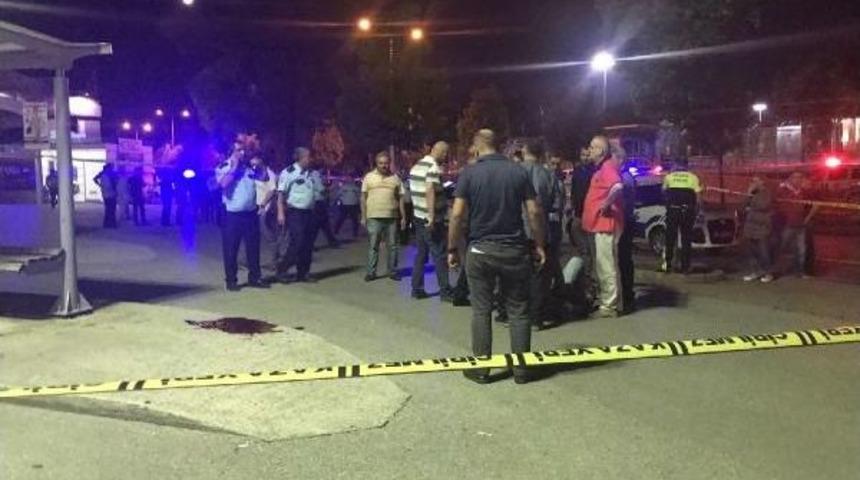 Taksicilerin &Uuml;zerine Kurşun Yağdırdılar: 2 &Ouml;l&uuml;, 1 Yaralı