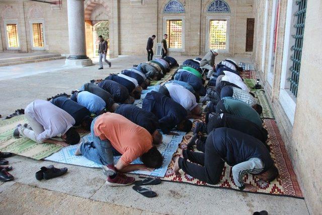 Selimiye Camii Bayram Sabahı Doldu Taştı