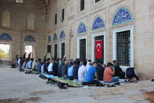 Selimiye Camii Bayram Sabahı Doldu Taştı