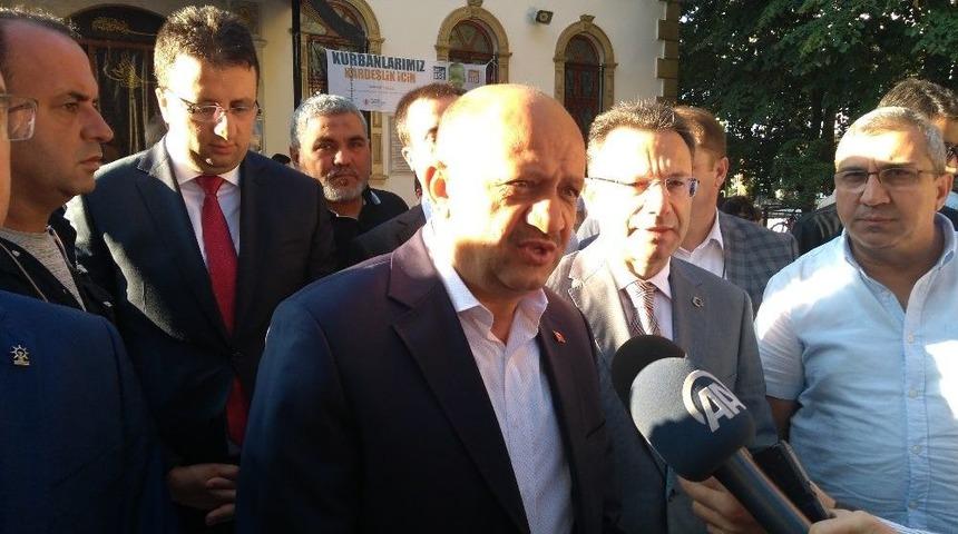 Başbakan Yardımcısı Işık, Bayram Namazını Kocaeli&rsquo;de Kıldı