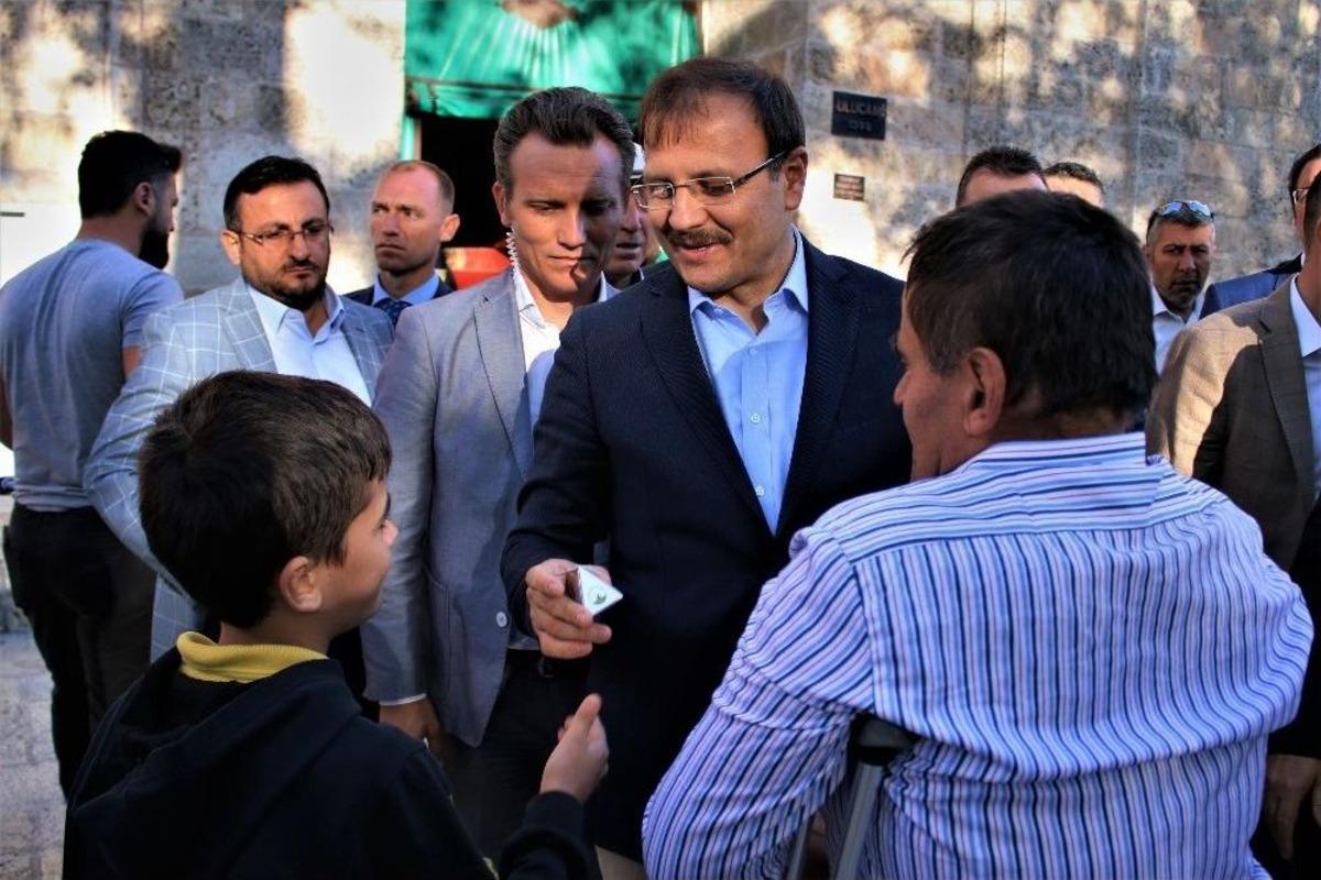 Başbakan Yardımcısı Hakan &Ccedil;avuşoğlu: