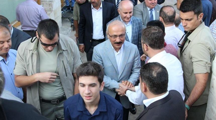 Bakan Elvan Bayram Namazını Karaman&rsquo;da Kıldı