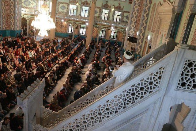 Eskişehir’de Bayram Namazında Camiler Doldu