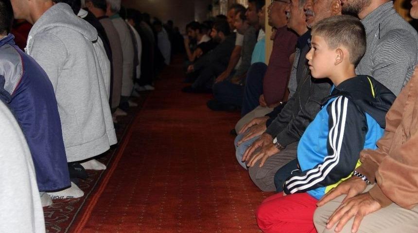 Sivas Ulu Cami&rsquo;de Bayram Namazı Kılındı