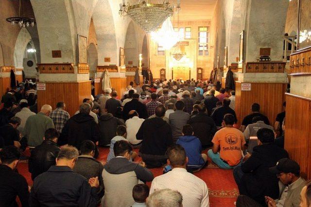 Sivas Ulu Cami’de Bayram Namazı Kılındı