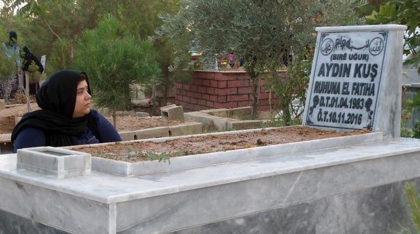 Bayram G&uuml;n&uuml; Mezarlıklar Doldu Taştı