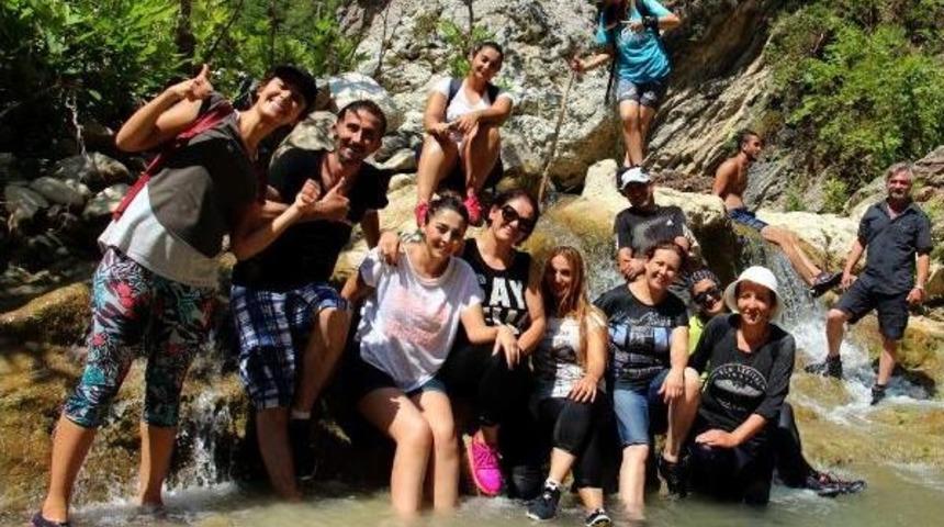 Doğa Tutkunlarının Şelale Keyfi