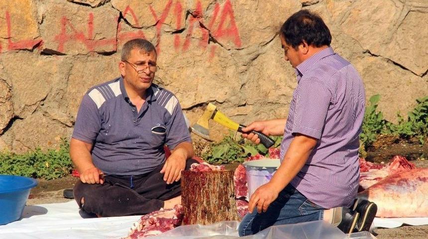 Sivas&rsquo;ta Kurbanlar Kesildi