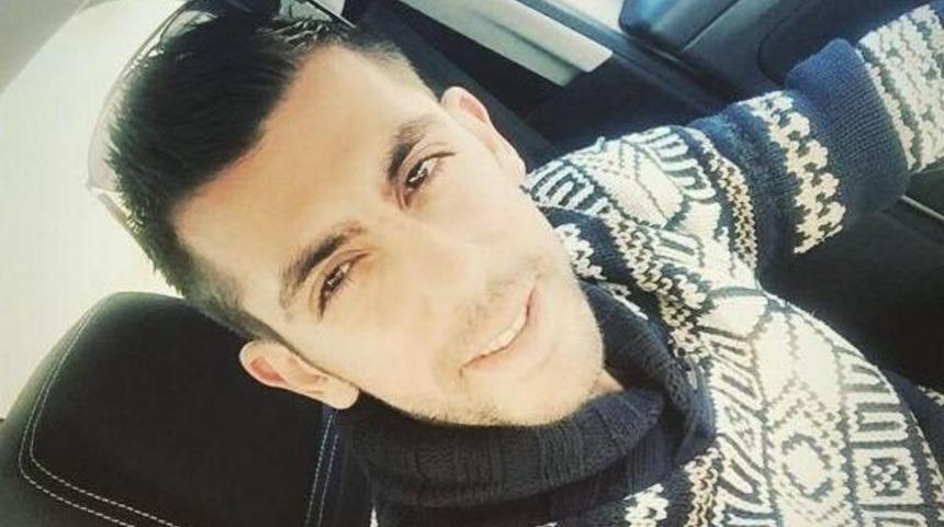 Kamyonetle &Ccedil;arpışan Motosiklet S&uuml;r&uuml;c&uuml;s&uuml; &Ouml;ld&uuml;