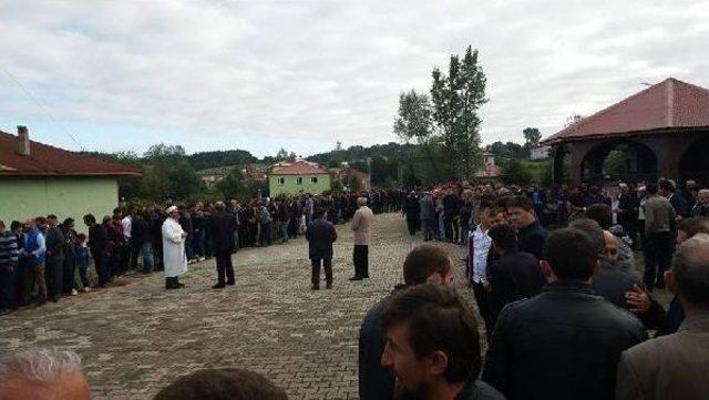 Geleneksel Cami Çıkışı Bayramlaşması Kamerada