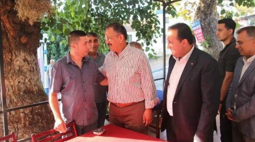 Bakan &Ouml;zhaseki Mendereslilerle Bayramlaştı