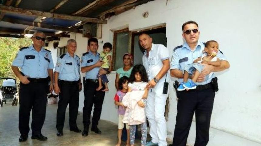 4 Kardeşe Ilk Bayramlıklarını Polis Aldı