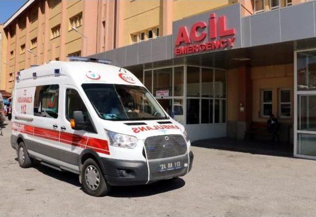 Erzincan'da Acemi Kasaplar Hastaneye Koştu