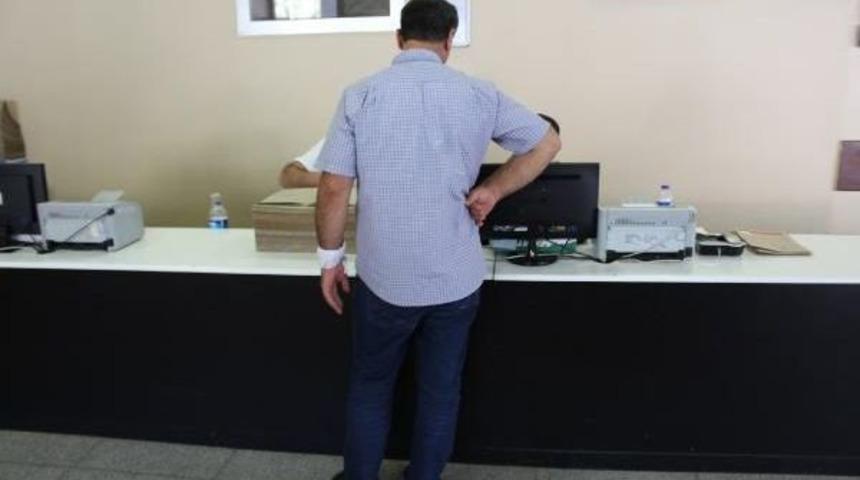 Şanlıurfa&rsquo;Da Acemi Kasaplar Hastanelik Oldu