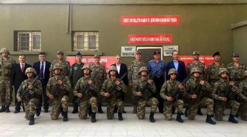 Genelkurmay Başkanı Akar Ile Bakan Fakıbaba, Şanlıurfa'da Bayram Namazı Kıldı (2)