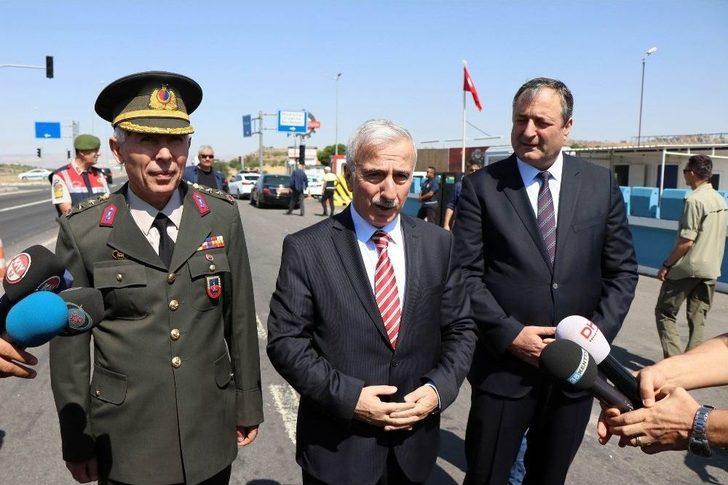 Vali Kamçı, Uygulama Noktasındaki Polis Ve Jandarmayı Ziyaret Etti, Trafik Denetimi Yaptı G5