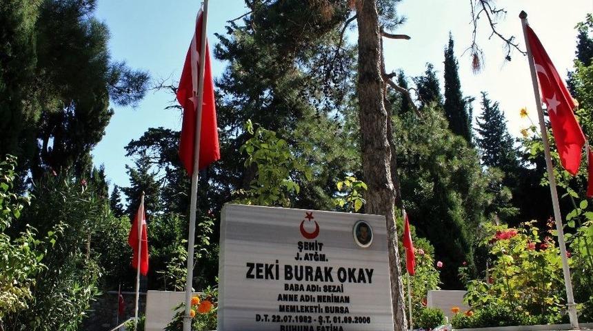 Şehitlikte H&uuml;z&uuml;nl&uuml; Bayram