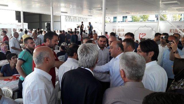 Güngörenli Vatandaşlar Kurbanlıklarını Belediyenin Tesisinde Kesti 2