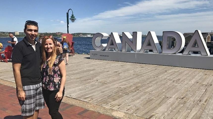 İzmirli Gen&ccedil; &Ccedil;iftin Kıtaları Aşan Başarısı