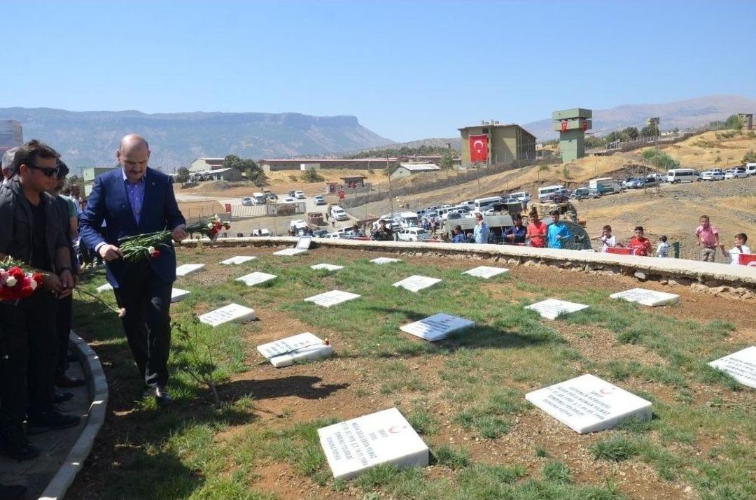 Derecik&rsquo;te 102 Şehit İ&ccedil;in Şehitlik A&ccedil;ıldı