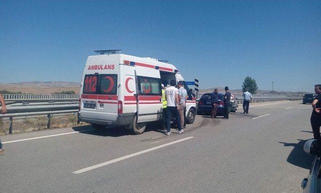 Sungurlu&rsquo;da Trafik Kazası : 3 Yaralı 1