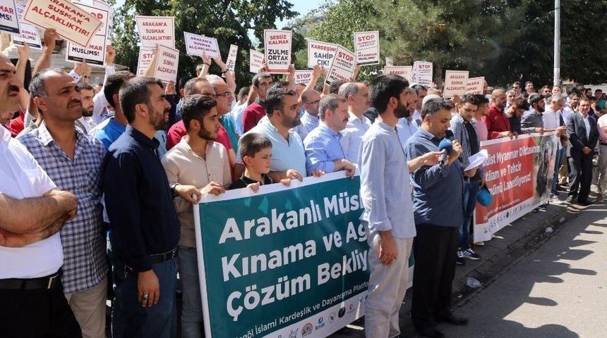 Arakan&rsquo;daki Katliam Bing&ouml;l&rsquo;de Protesto Edildi