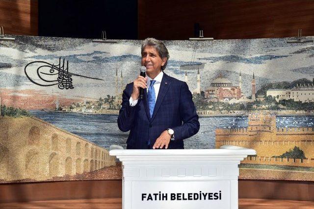 Başkan Mustafa Demir Fatihlilerle Bayramlaştı