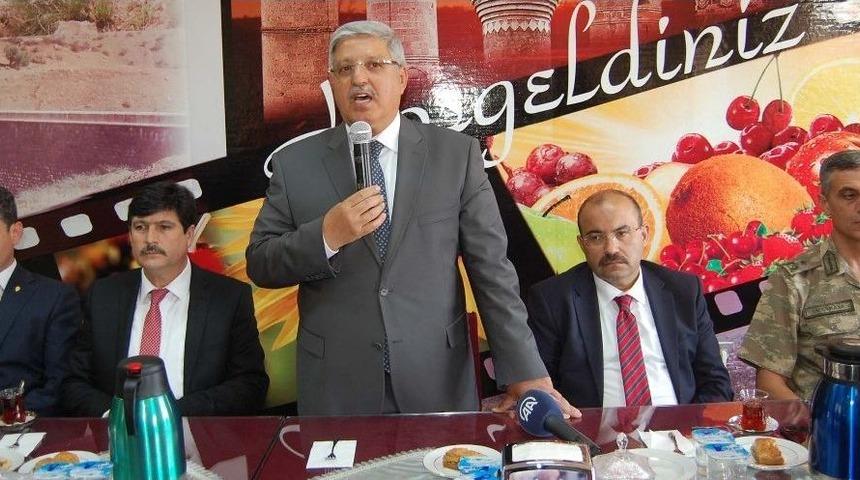 Bitlis&rsquo;te Bayramlaşma T&ouml;reni