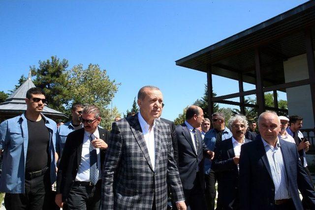 Cumhurbaşkanı Recep Tayyip Erdoğan Cuma Namazını Orman Bölge Müdürlüğü Camii’nde Kıldı