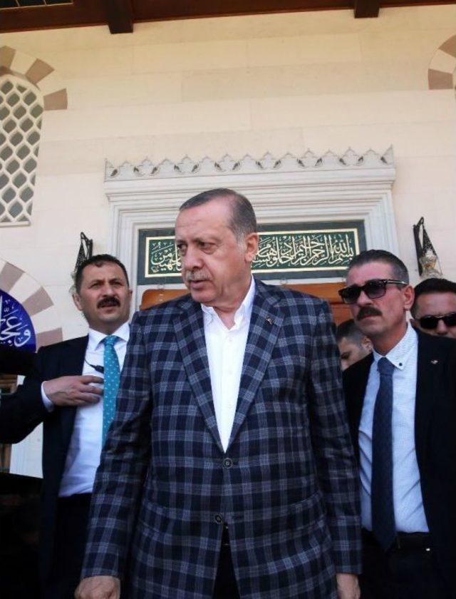 Cumhurbaşkanı Recep Tayyip Erdoğan Cuma Namazını Orman Bölge Müdürlüğü Camii’nde Kıldı