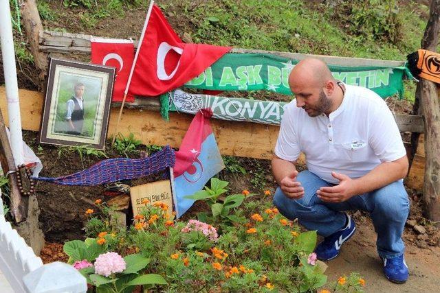 Şehit Eren B&uuml;lb&uuml;l&rsquo;&uuml;n Mezarına Ziyaret&ccedil;i Akını 3