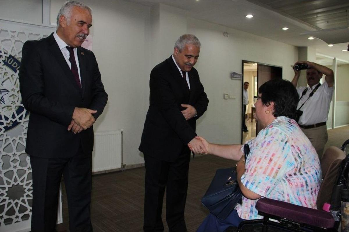 Manisa Protokol&uuml; Bayramlaştı