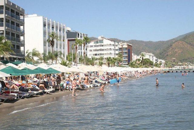 Marmaris&rsquo;te Sahillerde Bayram Hareketliliği Yaşanıyor 1