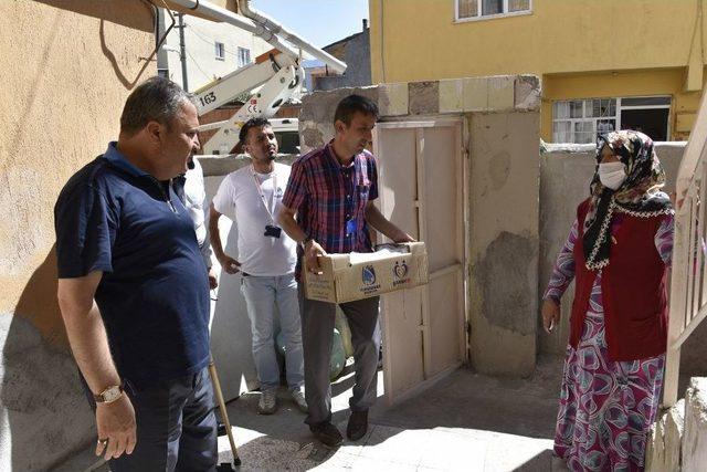 Manisa&rsquo;da Bin 500 İhtiya&ccedil; Sahibine Kurban Yardımı 2