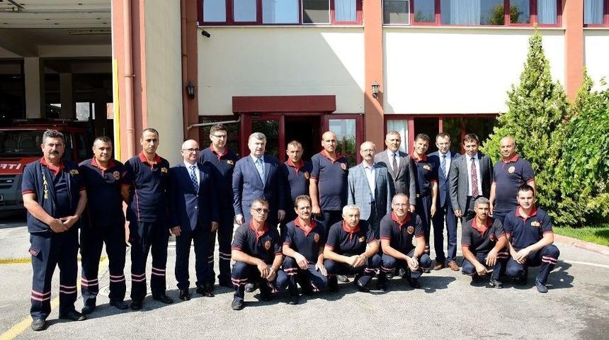 Bayramda N&ouml;bet Tutan Belediye &Ccedil;alışanlarına Ziyaret