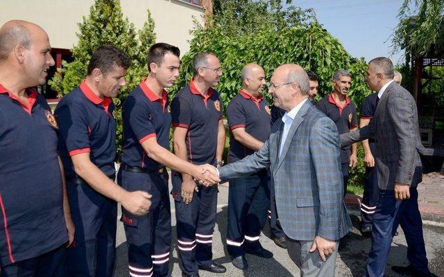 Bayramda Nöbet Tutan Belediye Çalışanlarına Ziyaret