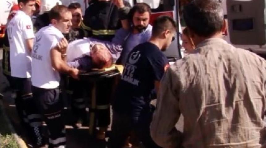 Gaziantep'te Otomobil Ref&uuml;je &Ccedil;ıktı: 2 Yaralı