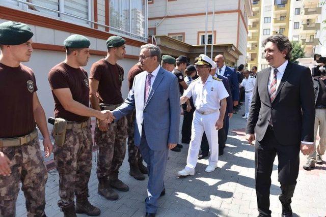 Vali Su, Güvenlik Güçleriyle Bayramlaştı 1