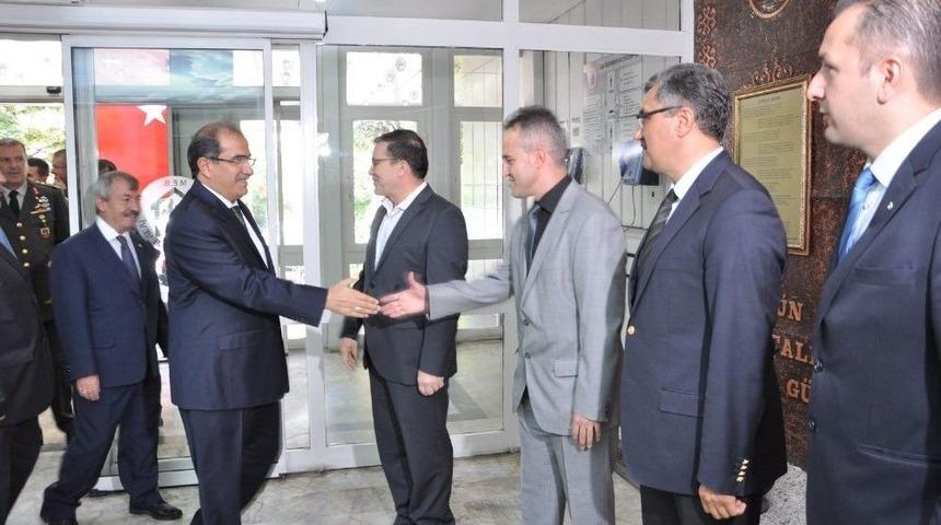 Uşak Protokol&uuml; &Ouml;ğretmen Evinde Bayramlaştı