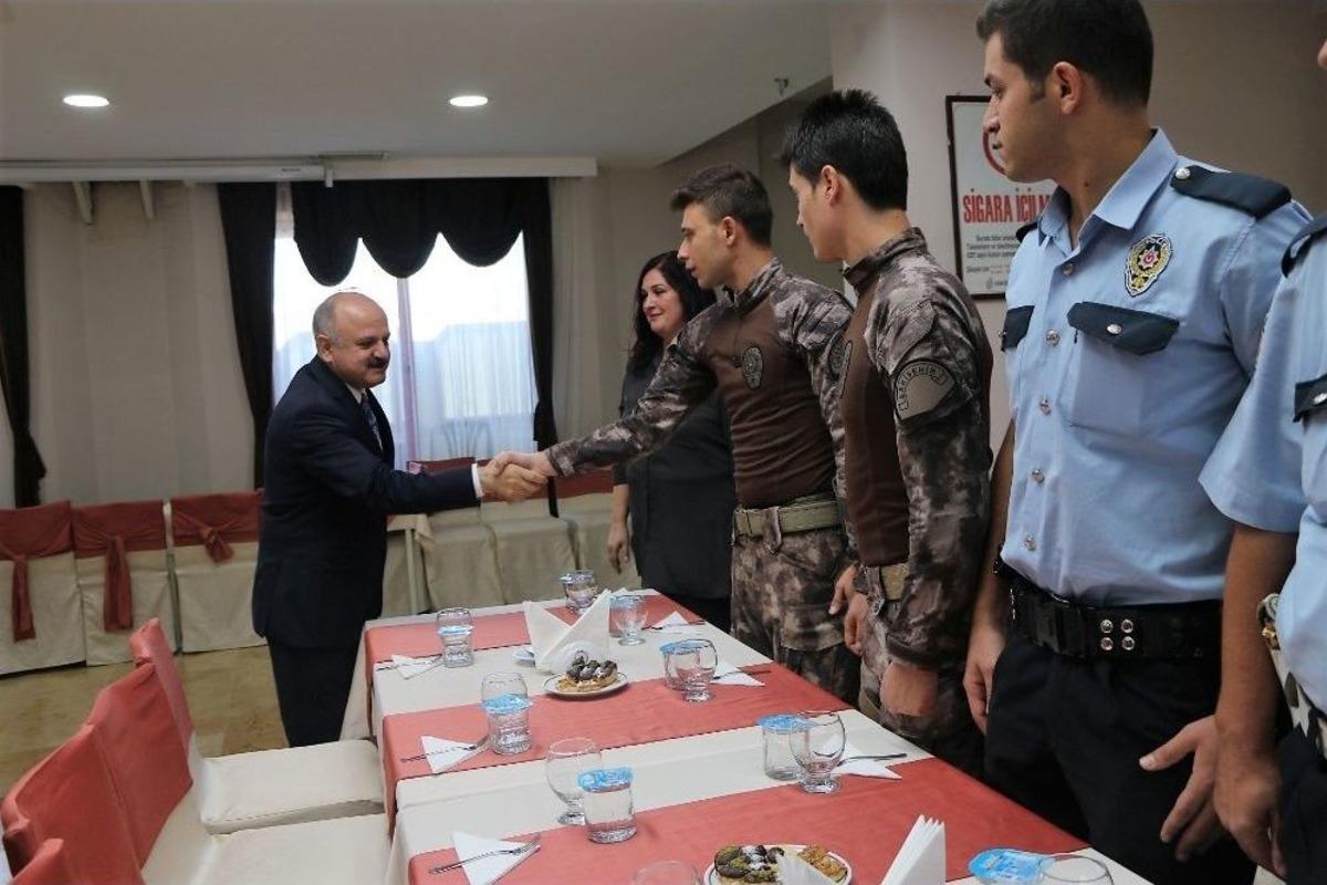 Eskişehir&rsquo;de Protokol Bayramlaştı