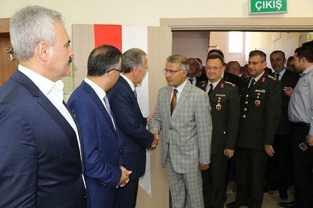 Karab&uuml;k&rsquo;te Protokol Bayramlaştı 1