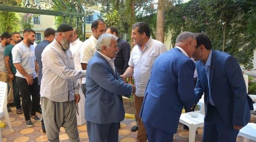 Atilla Evinde Vatandaşlarla Bayramlaştı