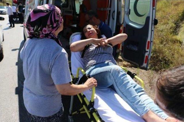 Zonguldak ta 2 Otomobil &Ccedil;arpıştı: 4 Yaralı 1