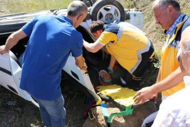 Zonguldak'ta 2 Otomobil Çarpıştı: 4 Yaralı