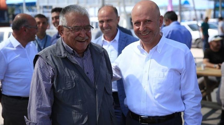 Başkan &Ccedil;olakbayrakdar Oymaağa&ccedil;&rsquo;da Vatandaşlarla Bayramlaştı