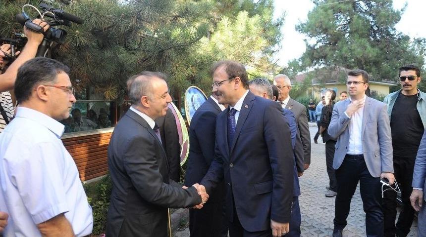 Başbakan Yardımcısı &Ccedil;avuşoğlu: &ldquo;ambulans U&ccedil;akla Vatandaşımızı Alacağız&rdquo;